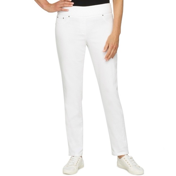 Ruby Rd. White Straight Leg Pull On Jeans Size 12 Pockets High Rise Smoothing - Picture 1 of 12